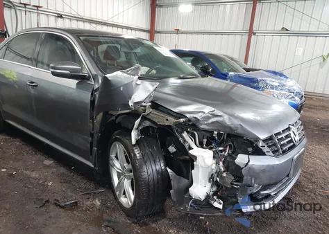 2015 Volkswagen Passat 2.0L Tdi Se из США, поврежденный, VIN 1VWBV7A36FC089461